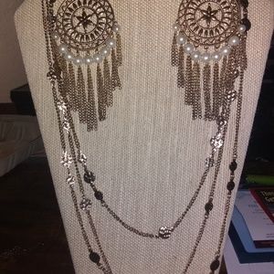 Necklace and earrings set